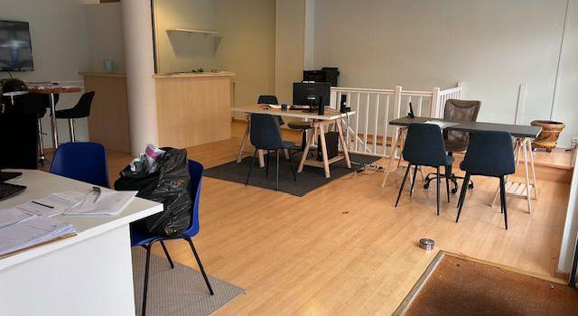 LISIEUX centre-ville, local commercial d'env. 60 m² avec belle vitrine