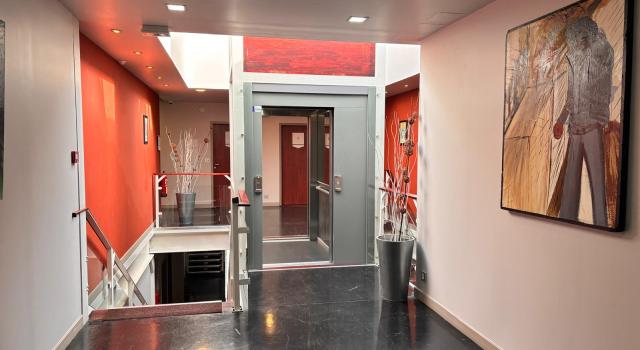 •	Local de 42 m² pour profession médicale