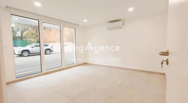 Fréjus Capitou – Local professionnel neuf 80 m² avec 5 parkings