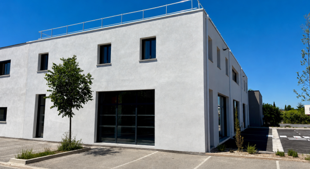 LOCAUX PROFESSIONNELS DE SANTÉ À VENDRE – IMMEUBLE INDÉPENDANT OU VENTE À LA DÉCOUPE