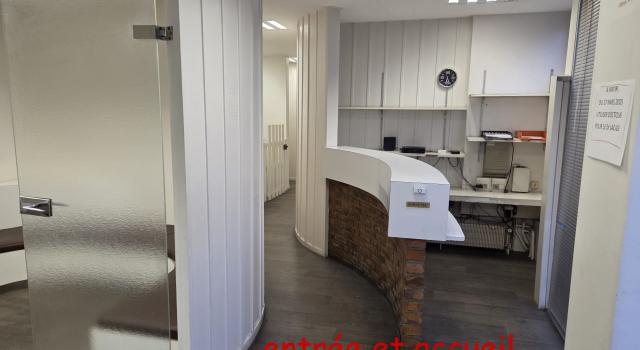 vente local médical composé de 3 cabinets