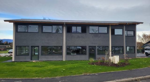 MURS COMMERCIAUX NEUFS LIBRES en Duplex de 86 m² environ -LOT 1  - DOUVAINE