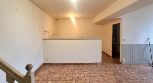 EN VENTE  A LA TOURLANDRY - Immeuble Locatif Libre - 2 Logements