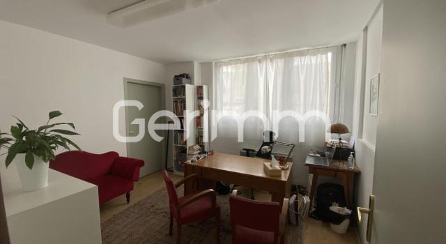 Location - Local professionnel - 43,16 m² - 6 000 €/an HC HT -