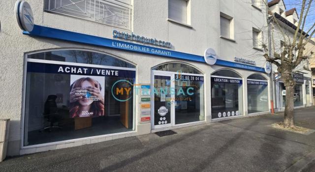 PONTAULT RARE LOCAL COMMERCIAL A LOUER de 81m²